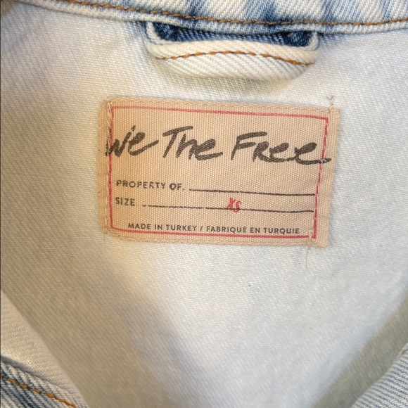 Free People We the Free Destroyed Long & Lean Denim Trucker Jacket Size XS EUC - Picture 7 of 10